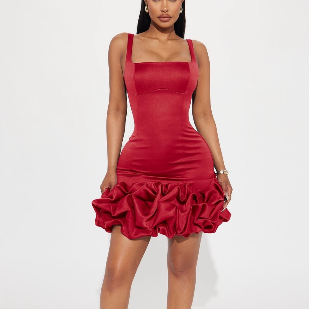 Red Ruffle Hem Bodycon Dress - Women's Sleeveless Cocktail Dress